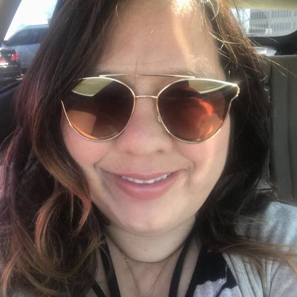 Meet your Posher, Frances - Picture 1 of 1